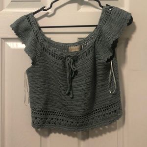 Altaid state size S green top